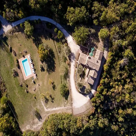 아파트 Cosy With Garden