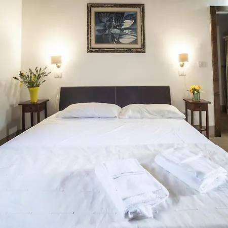 Cosy With Garden 아파트 *