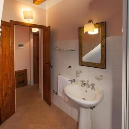 Cosy With Garden 아파트