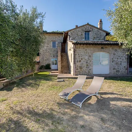 아파트 Cosy With Garden