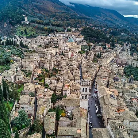 公寓 Cosy With Garden *